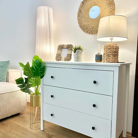 Urban Jungle Old Town Air Conditioned Lägenhet *