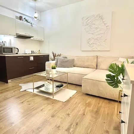 Urban Jungle Old Town Air Conditioned 布拉迪斯拉发