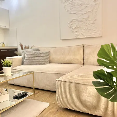 Urban Jungle Old Town Air Conditioned Lägenhet