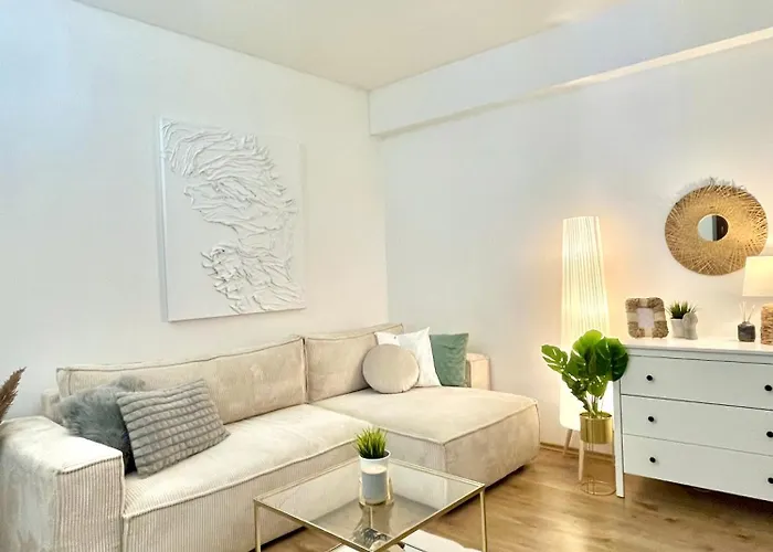 Urban Jungle Old Town Air Conditioned *