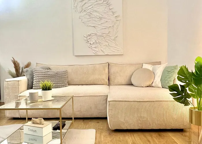 Urban Jungle Old Town Air Conditioned