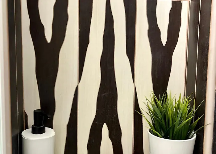 Urban Jungle Old Town Air Conditioned