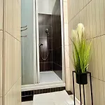 Urban Jungle Old Town Air Conditioned Apartman