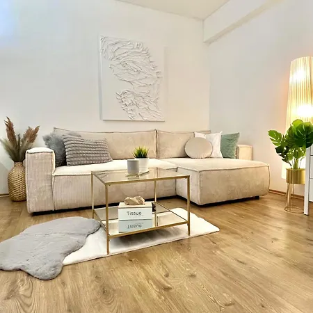 Urban Jungle Old Town Air Conditioned Lägenhet